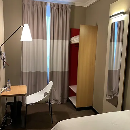 Ibis Tour Montparnasse 15eme Отель