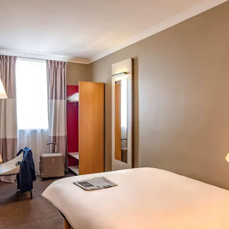 Отель Ibis Tour Montparnasse 15eme 3*