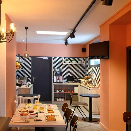Отель Ibis Tour Montparnasse 15eme Париж