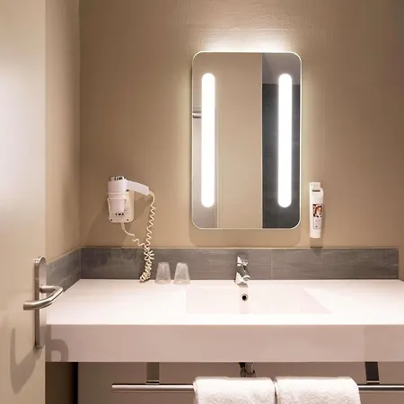 Ibis Tour Montparnasse 15eme Hotel