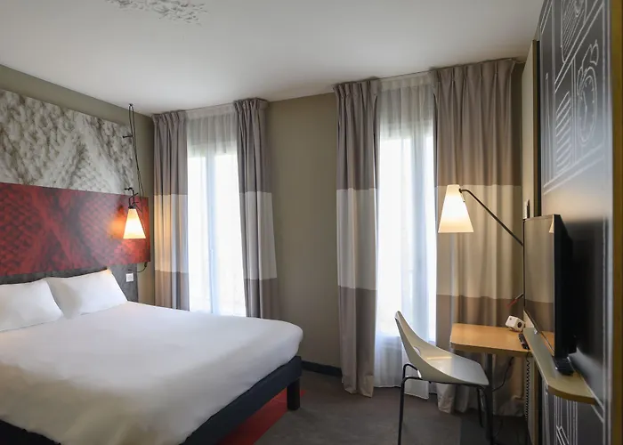 Hotel Ibis Tour Montparnasse 15eme Parigi