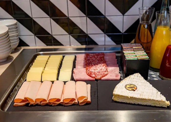 Ibis Tour Montparnasse 15eme Hotel 3*