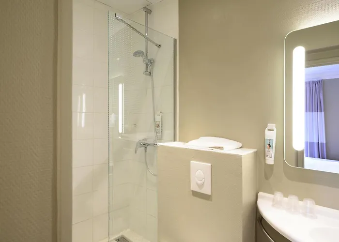 Ibis Tour Montparnasse 15eme Hotel 3*