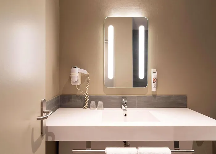 Ibis Tour Montparnasse 15eme Hotel